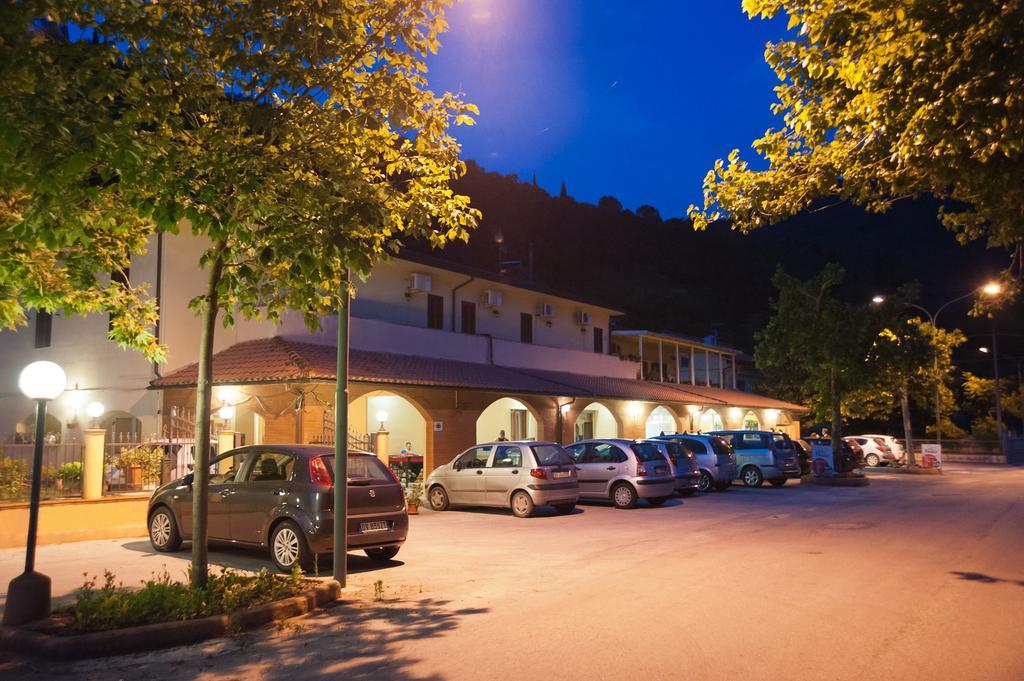 Albergo Magrini Della Genga Genga  Eksteriør bilde